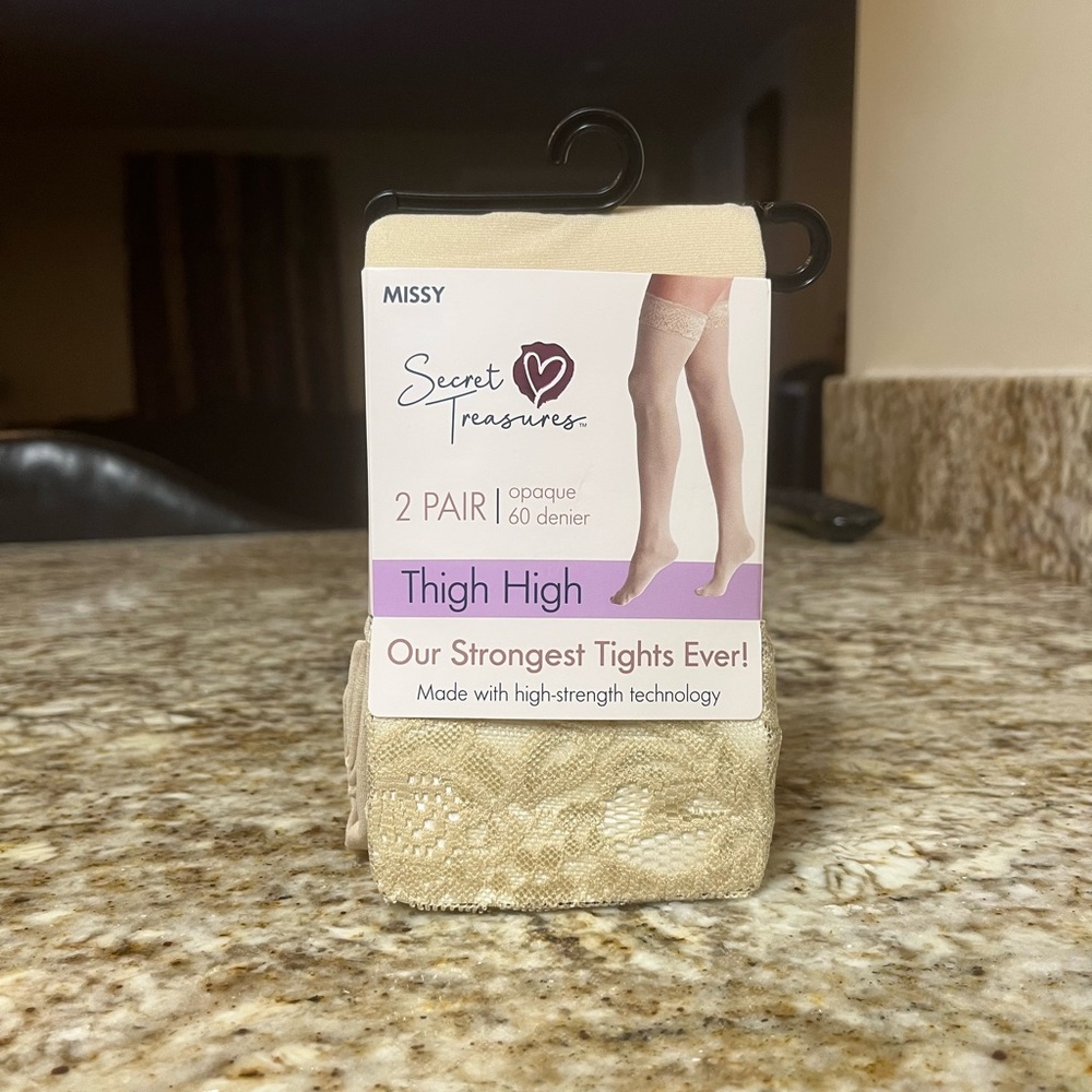 Secret Treasures Women's Socks, 2-Pack NEW - Picture 6 of 6